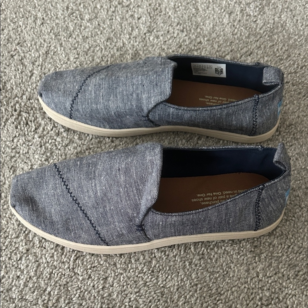 Classic TOMS Chambray Slip-On Shoes